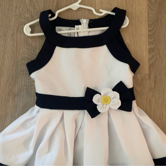 Bonnie Jean GirlSize 8 Navy  & White Pleated Sleeveless Special Occasion Dress - Picture 3 of 10